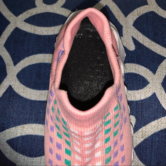 Toddler Slip-On Knit Sneakers - Picture 5 of 9